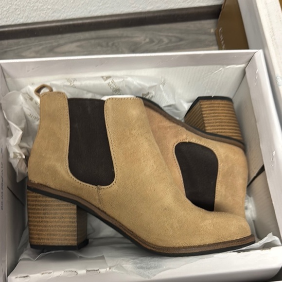 White Mountain Destiny Chelsea Chestnut Ankle Boots - Picture 2 of 6